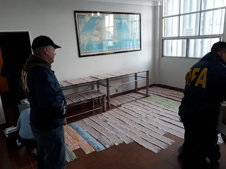 Desarticulan organización extranjera que cometió delitos tributarios por u$s23 millones