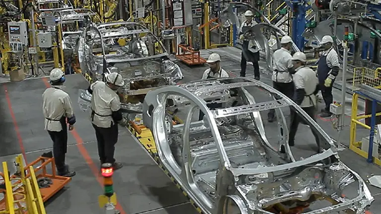 La crisis argentina repercute en la industria de Brasil: cayó la fabricación de autos