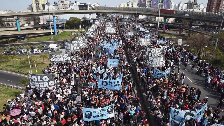 Irregularidades en planes sociales: qué dicen en las agrupaciones y por qué creen que la denuncia "es política"