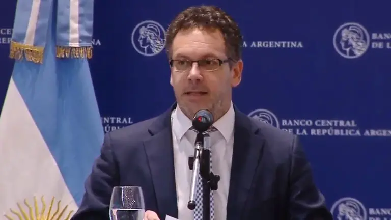 Sandleris, sobre el cepo: "La medida afecta sólo al 2% de las personas que compran dólares"