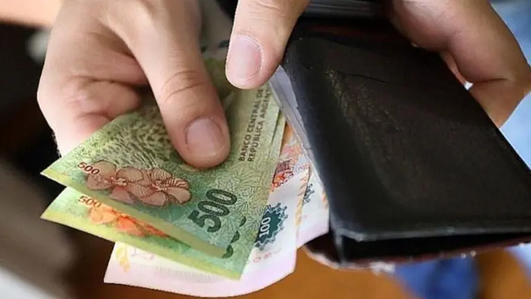 Aumento de sueldo por decreto será en una sola cuota: en qué mes se pagará