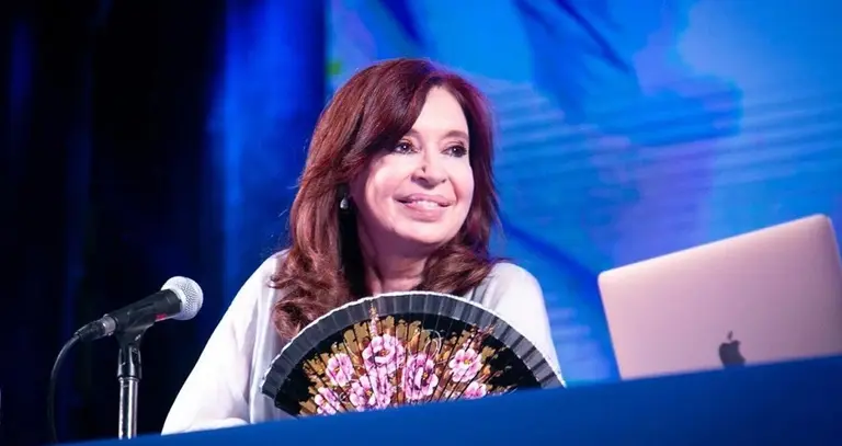 "La gente no vota presidentes para que le echen la culpa a otros"