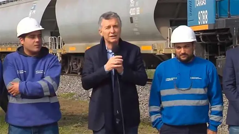 Macri confía que los "industriales pondrán el hombro" para pagar el bono de $5.000