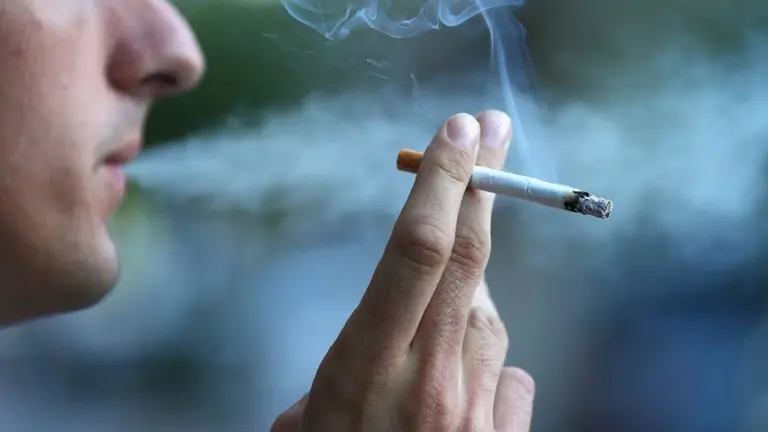 Fallo histórico: Tabacalera deberá indemnizar a la familia de un hombre que murió de cáncer de pulmón