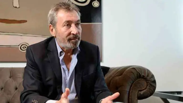 Daniel Vila compró el diario El Cronista por u$s6 millones a Francisco De Narváez