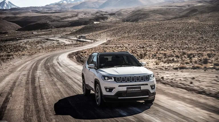 Jeep lanza el Compass 2020 con mejoras en el equipamiento y más confort