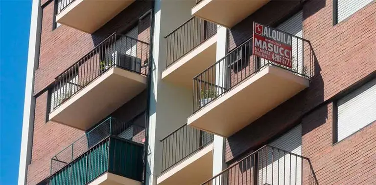 Más impuestos: la Legislatura porteña debate gravar la vivienda osciosa