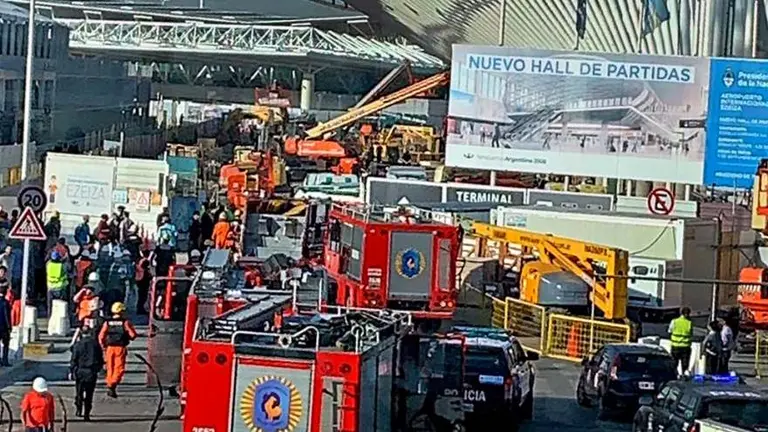 Video: momento del derrumbe en obras del aeropuerto de Ezeiza que causó un muerto y trece heridos