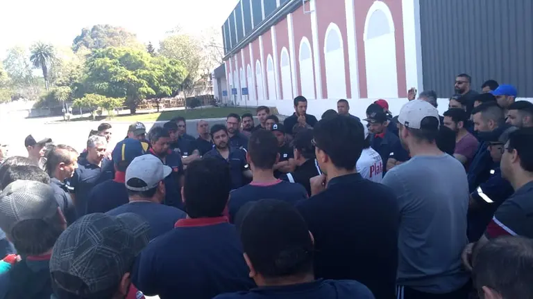 Kimberly-Clark: tras anuncio de cierre y despidos, trabajadores tomaron la planta