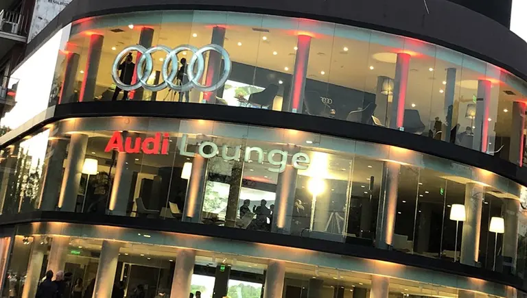 Abrió el Audi Lounge en la histórica esquina del Rond Point y presentó cinco nuevos modelos