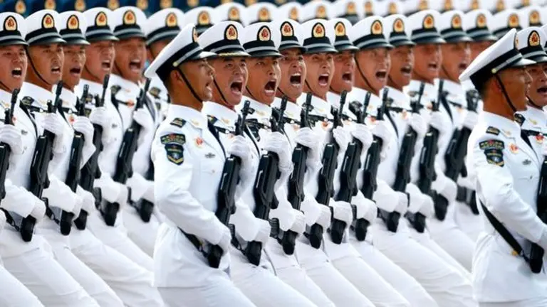 China celebra 70° el aniversario del comunismo con un desfile militar