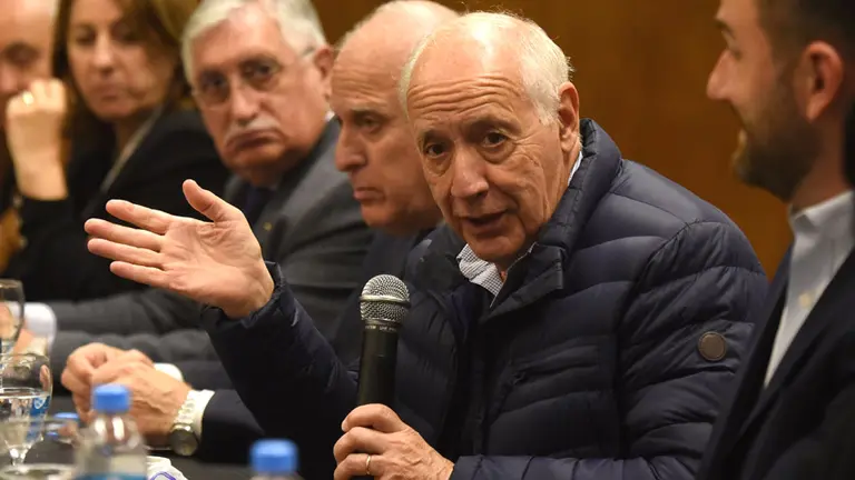 Lavagna habló a favor de un dólar alto y precisó cuál debe ser la tasa de interés