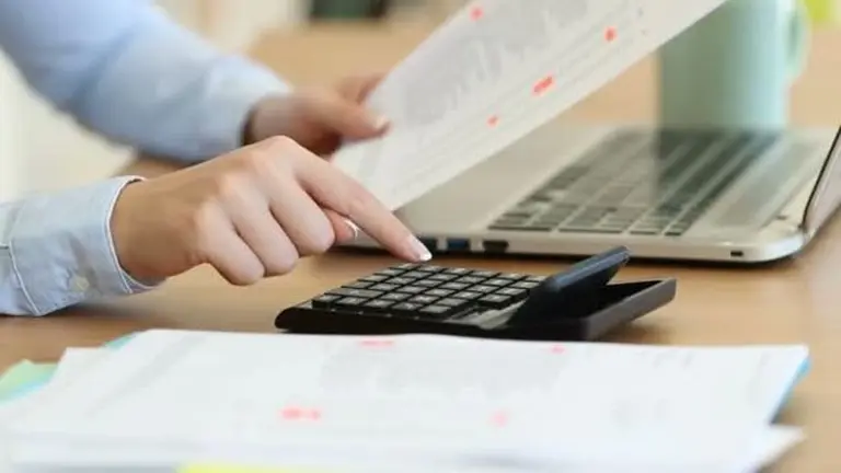 Empresas, en alerta: se les vence la presentación del IVA, se quedan sin fondos y deben pagar salarios