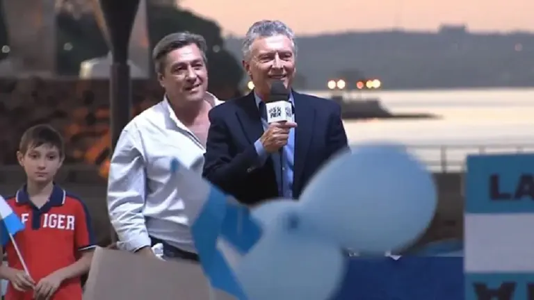 Entre gritos y arengas, un Mauricio Macri eufórico repitió que "se puede dar vuelta esta elección"