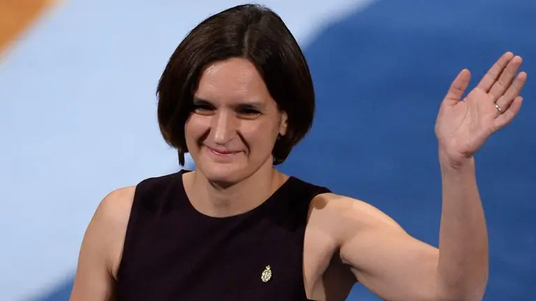Quién es Esther Duflo, la segunda mujer que ganó el Nobel de Economía y la más joven de la historia