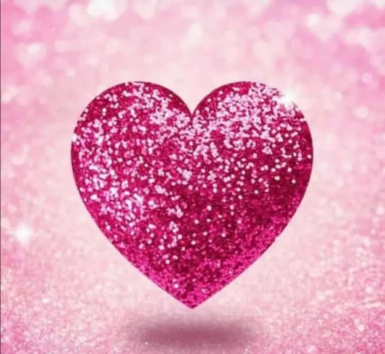 ¿Por qué todos tienen un corazón rosa en el estado de WhatsApp?