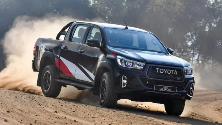 La nueva Toyota Hilux quiere quedarse con el récord de potencia de la Volkswagen Amarok