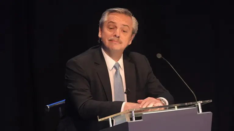 Alberto Fernández contra Macri.: "Al Presidente cuando deje el Gobierno le esperan más de 100 causas"