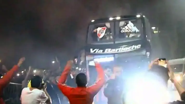 Videos: los festejos de los hinchas de River  en el Monumental y la felicidad de Gallardo en el vestuario