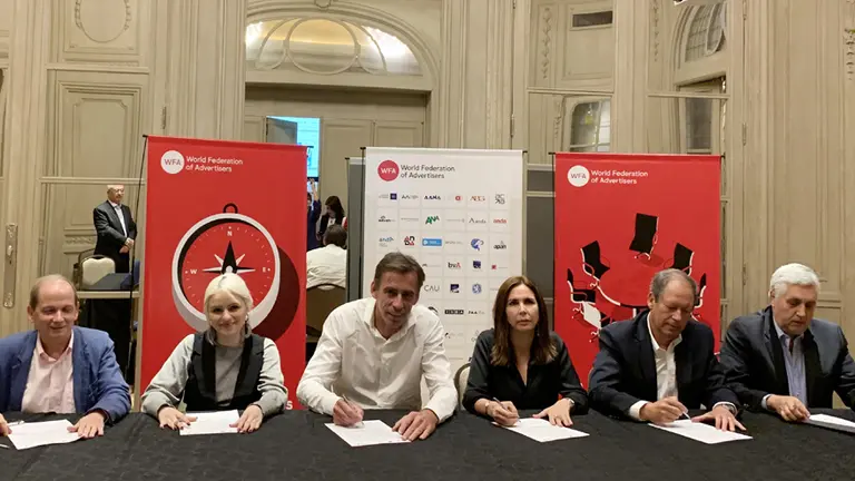 Anunciantes piden eliminar estereotipos dañinos en la publicidad