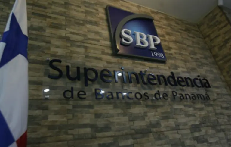 Superintendencia de bancos alerta que "Argentaria Holding INC" no existe en Panamá
