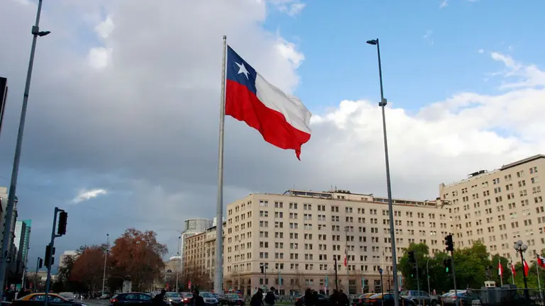 La salud, uno de los reclamos en Chile: claves para entender por qué no es pública