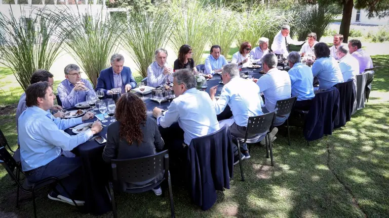 Entre las elecciones y la disparada del dólar: ¿cuál fue la actividad de Mauricio Macri este viernes?