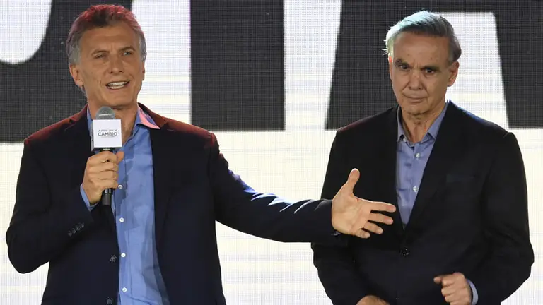 Macri felicitó a Alberto Fernández, lo invitó a desayunar en la Rosada y habló de "transición ordenada"