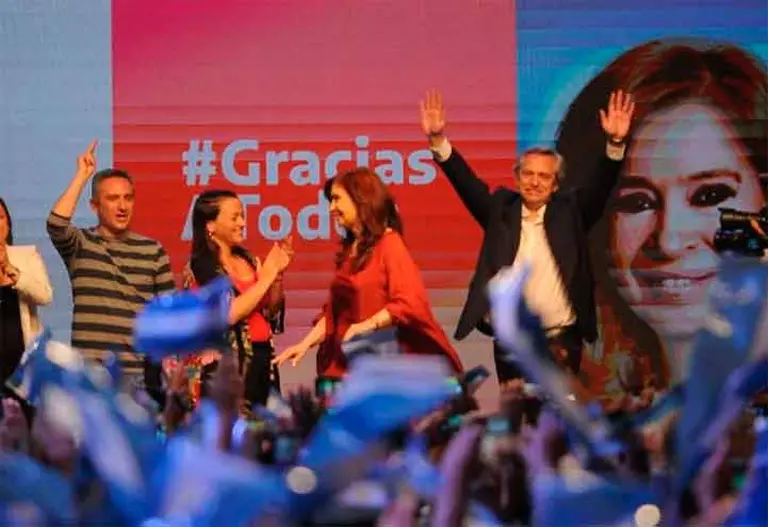 Detrás de escena: el "Papa", un 678 y la guerra de cifras en el búnker de Alberto Fernández