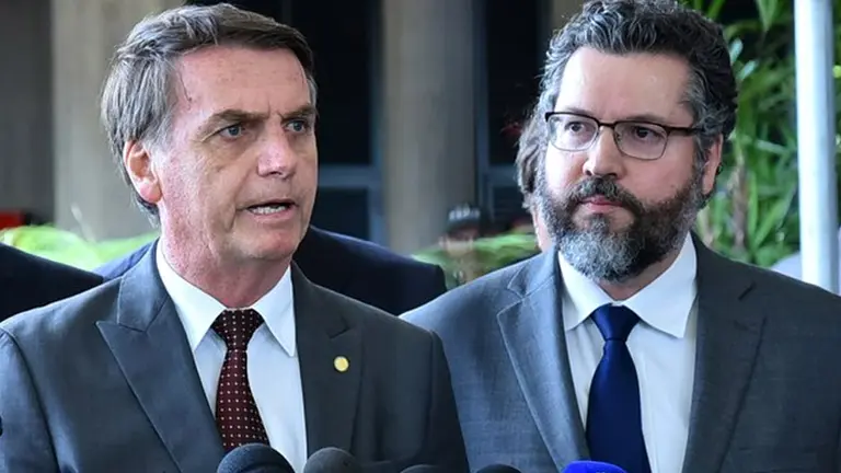 Jair Bolsonaro y el canciller Ernesto Araujo.