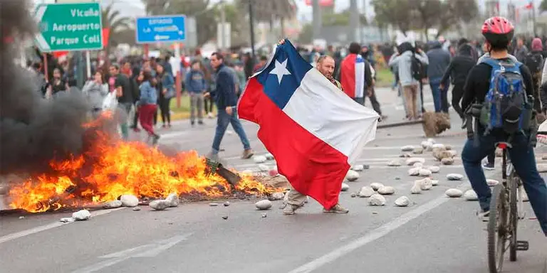 Según Andrés Pastrana, Nicolás Maduro y Venezuela estarían detrás de los disturbios en Chile