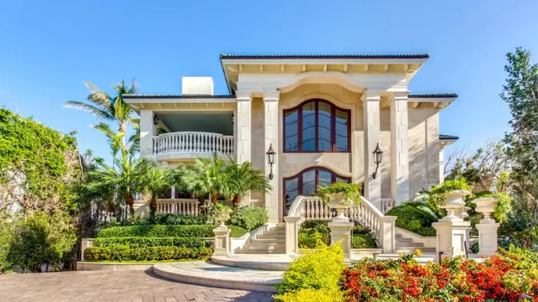 El trabajo de tus sueños: evaluador de casas de lujo se busca