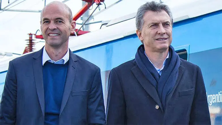 Macri y el ministro Guillermo Dietrich.