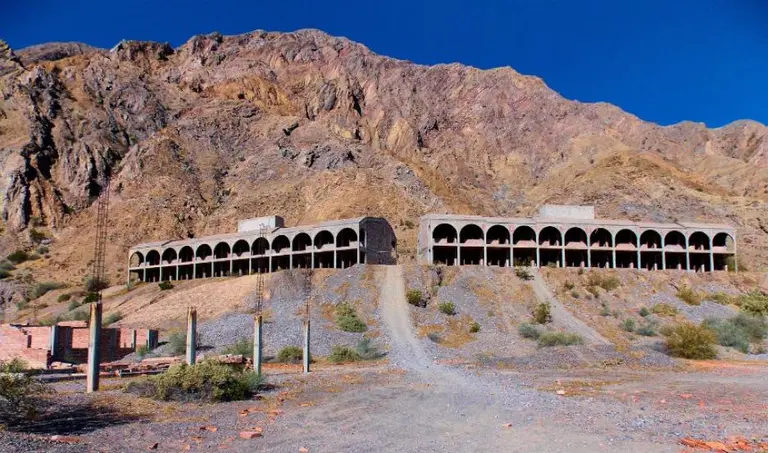 Video: ven a una bruja en un hotel abandonado en San Juan