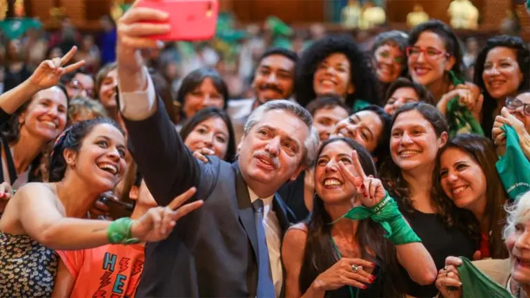 La Cámpora llama a movilizarse al Congreso para acompañar a Alberto Fernández