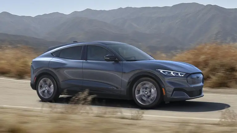 Ford presentó el Mustang Match-E, el primer SUV eléctrico inspirado en el ícono deportivo