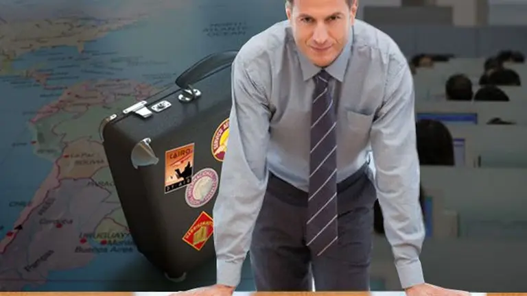 Otro golpe de la crisis: son más los que emigran y dos países concentran la búsqueda de profesionales argentinos