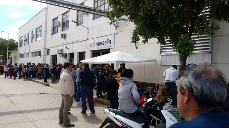 Massalin cerró la fábrica de cigarrillos Marlboro en Goya y despidió a 220 trabajadores