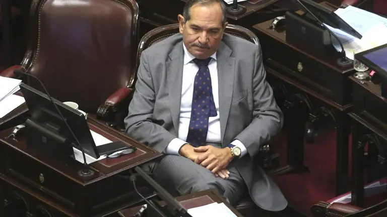 Alperovich negó la denuncia de violación de su sobrina y la acusó de "amenazas y exigencias indebidas"