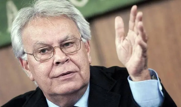 Felipe González: "Con política monetaria sola no se baja la inflación"
