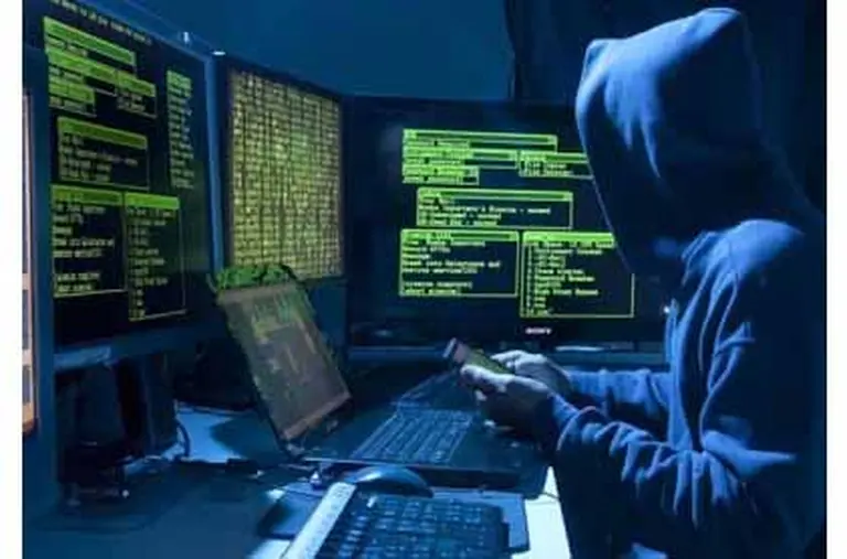 ¿Cómo prevenir y qué hacer frente a una ciberestafa?