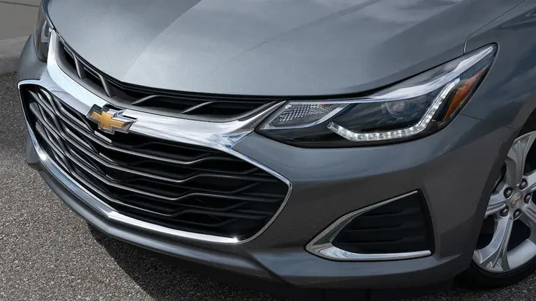 GM elimina una marca, saldrá de dos mercados clave y venderá una fábrica para seguir a flote