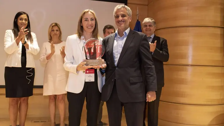 Paula Altavilla recibió el "Reconocimiento a la mujer destacada en el ámbito empresarial 2019"