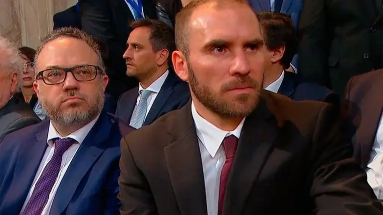 Guzmán logró canjear la mayor parte del bono dual a fondos del exterior y mejoran perspectivas de renegociación