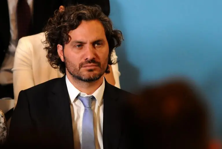 Gobierno confirma que se impondrá un recargo del 30% a las compras en el exterior