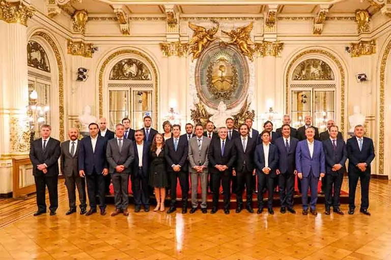 El Gobierno acordó con las provincias suspender por un año el pacto fiscal