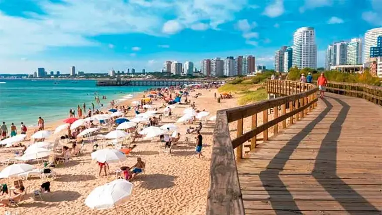 Cuál es el precio del dólar para un argentino en Punta del Este y Montevideo