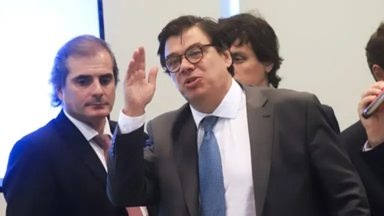 Gobierno dijo que habrá subas salariales por decreto y se dieron cruces por movilidad jubilatoria