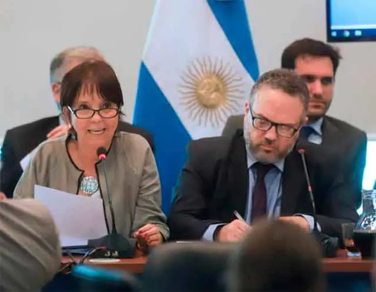 Video: ¿Marcó del Pont se durmió mientras exponía Kulfas?