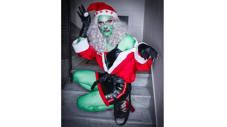 Disfrazado de Grinch, el hijo de Alberto Fernández dijo que odia la Navidad y contó una anécdota bizarra de su familia